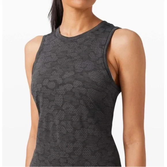 Lululemon Breeze by muscle tank NWOT Size:6 - Picture 2 of 8